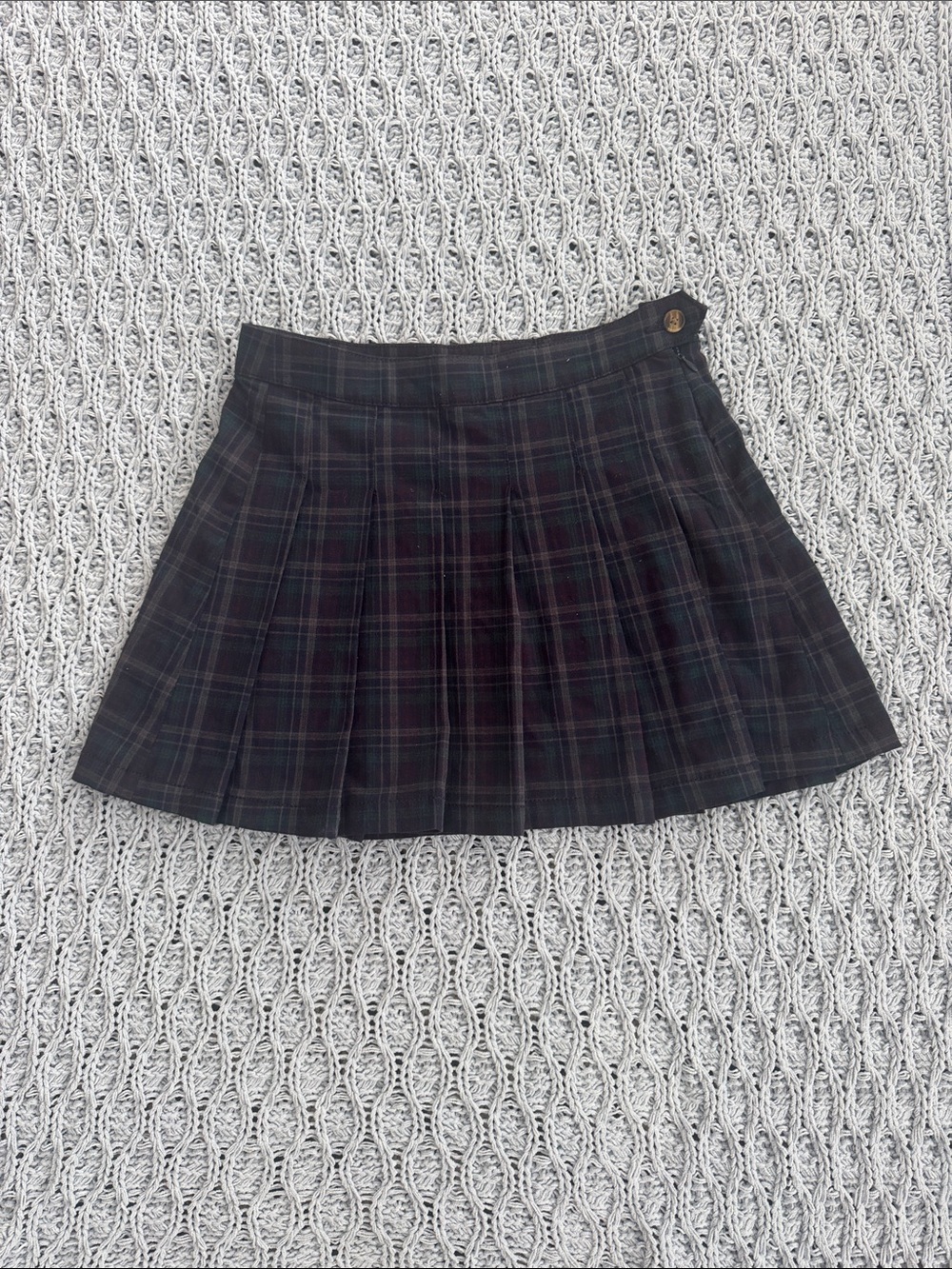 American Eagle Outfitters Black and Green Plaid Pleated Mini Skirt